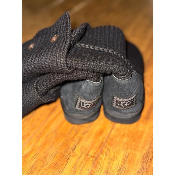 UGG Women’s Classic Cardy Knit Boots – Size 7 – Black - Picture 3 of 3